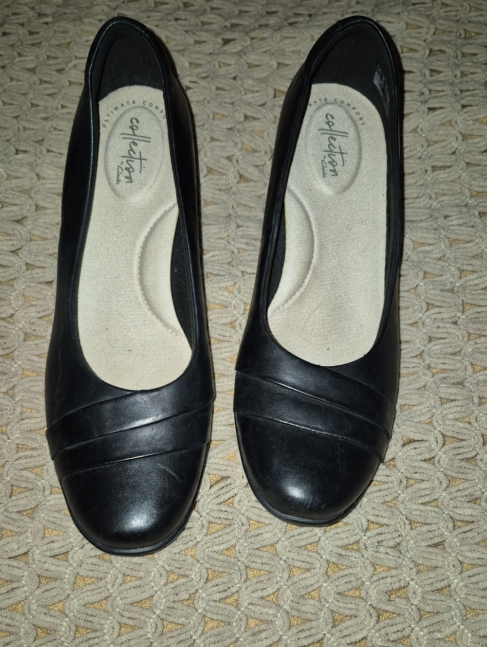 Clarks Black Leather  Women's Comfort Pumps